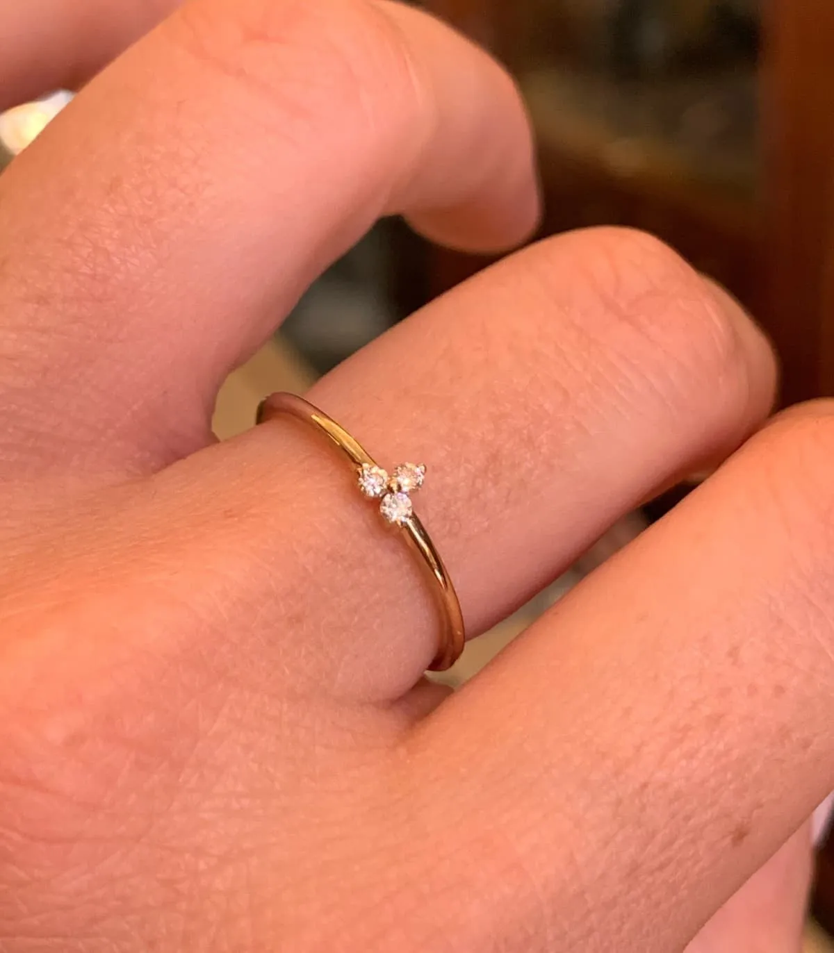 Anello Raggi Trilogy Triangolo Oro Giallo 9kt Diamanti 0,08ct G VS1