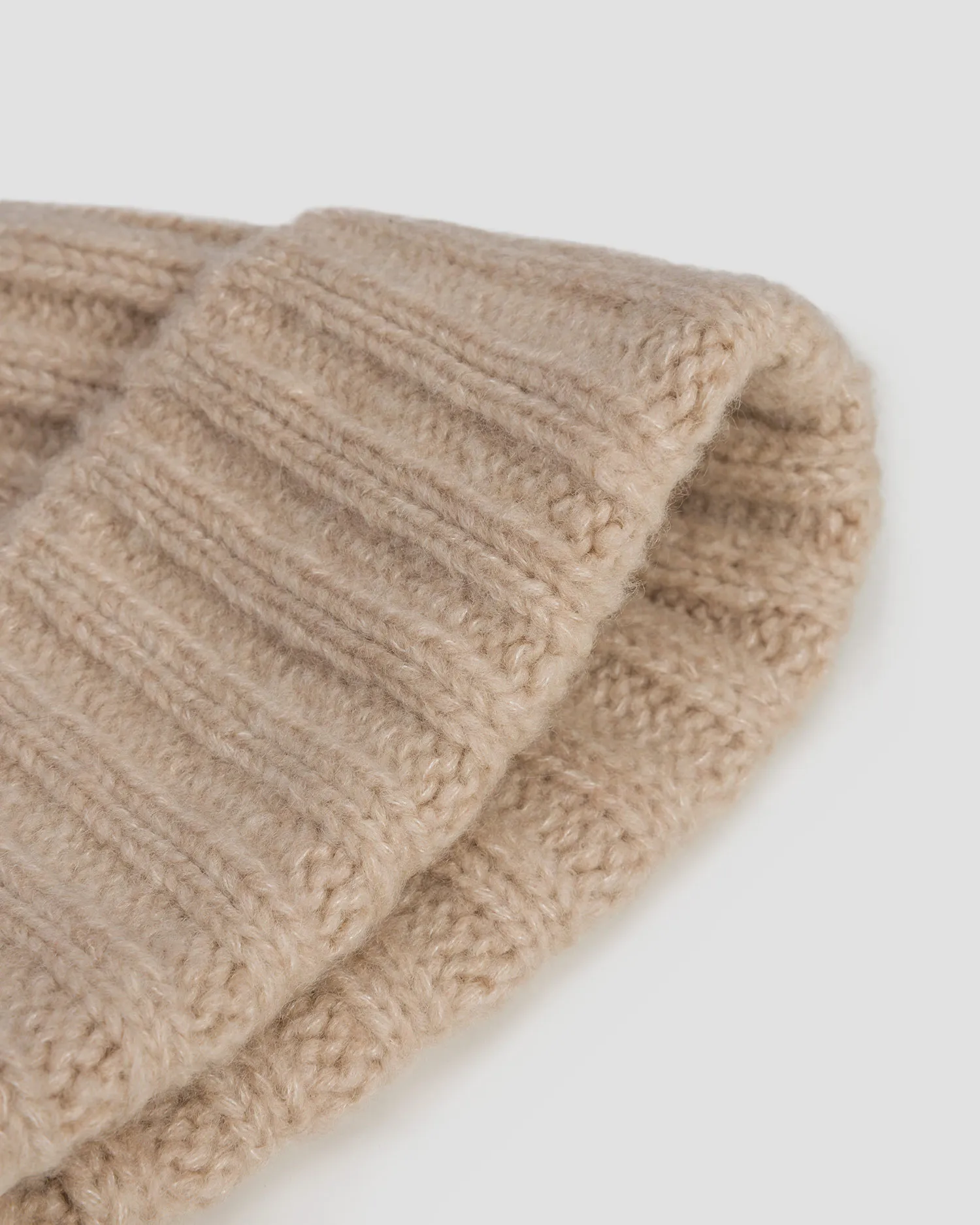 Berretto marrone in cashmere da donna Allude 77004-42