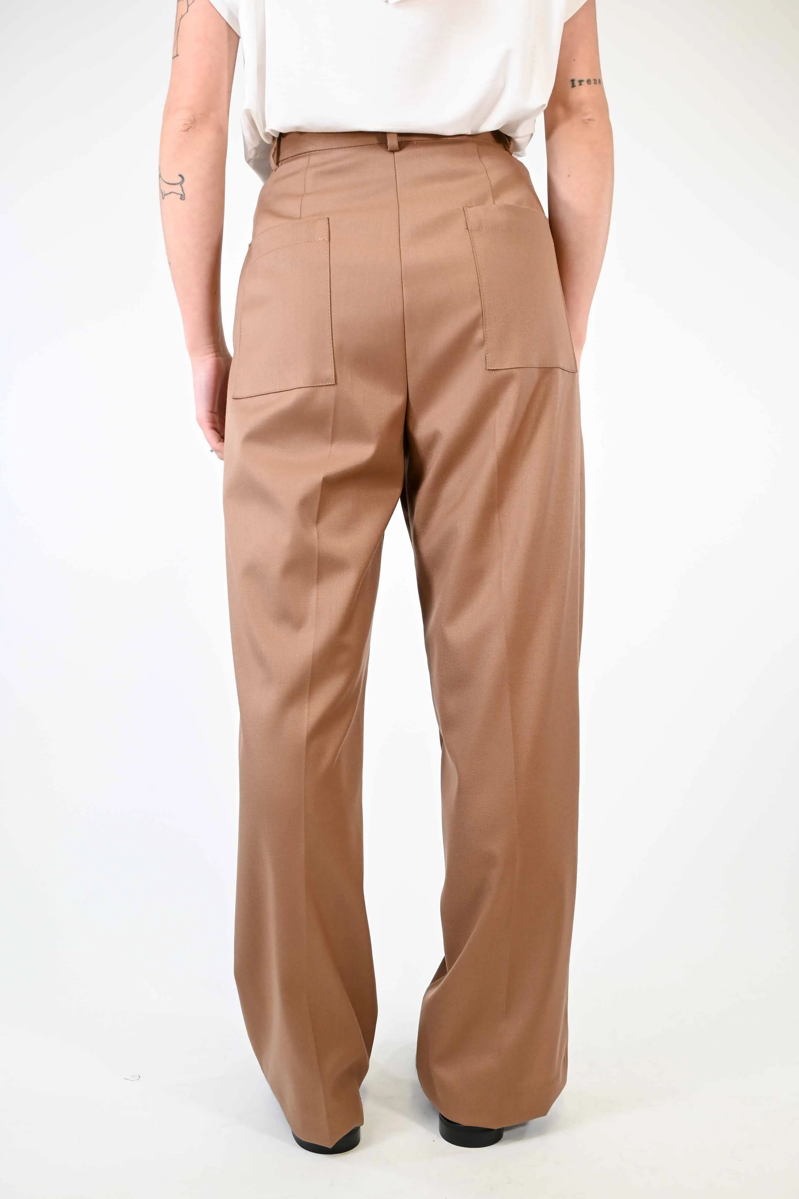 PANTALONE PALAZZO CON PENCES E TASCA APPLICATA