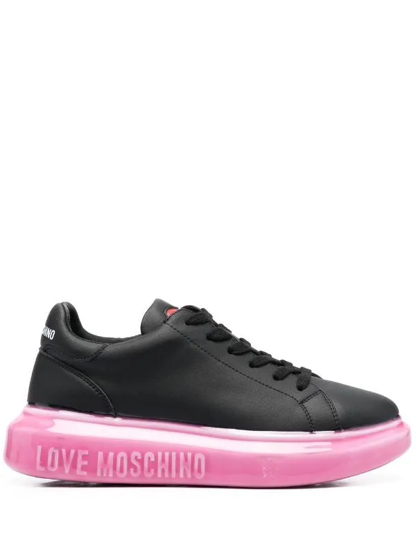 Sneakered LOVE MOSCHINO